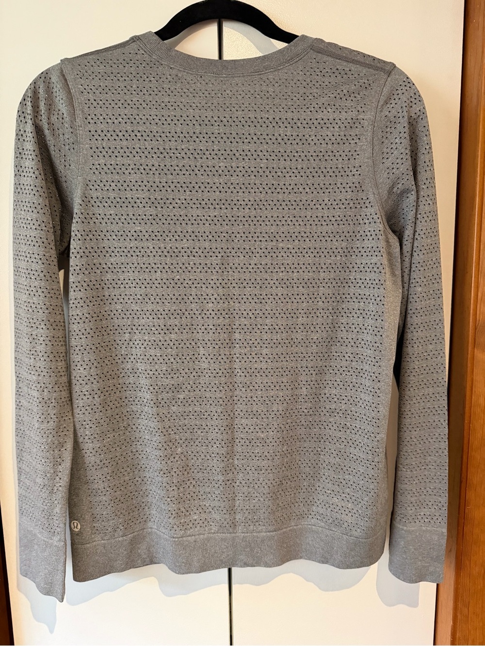 Lululemon Swiftly Breathe Long Sleeve Squad - Size Medium - Picture 6 of 7